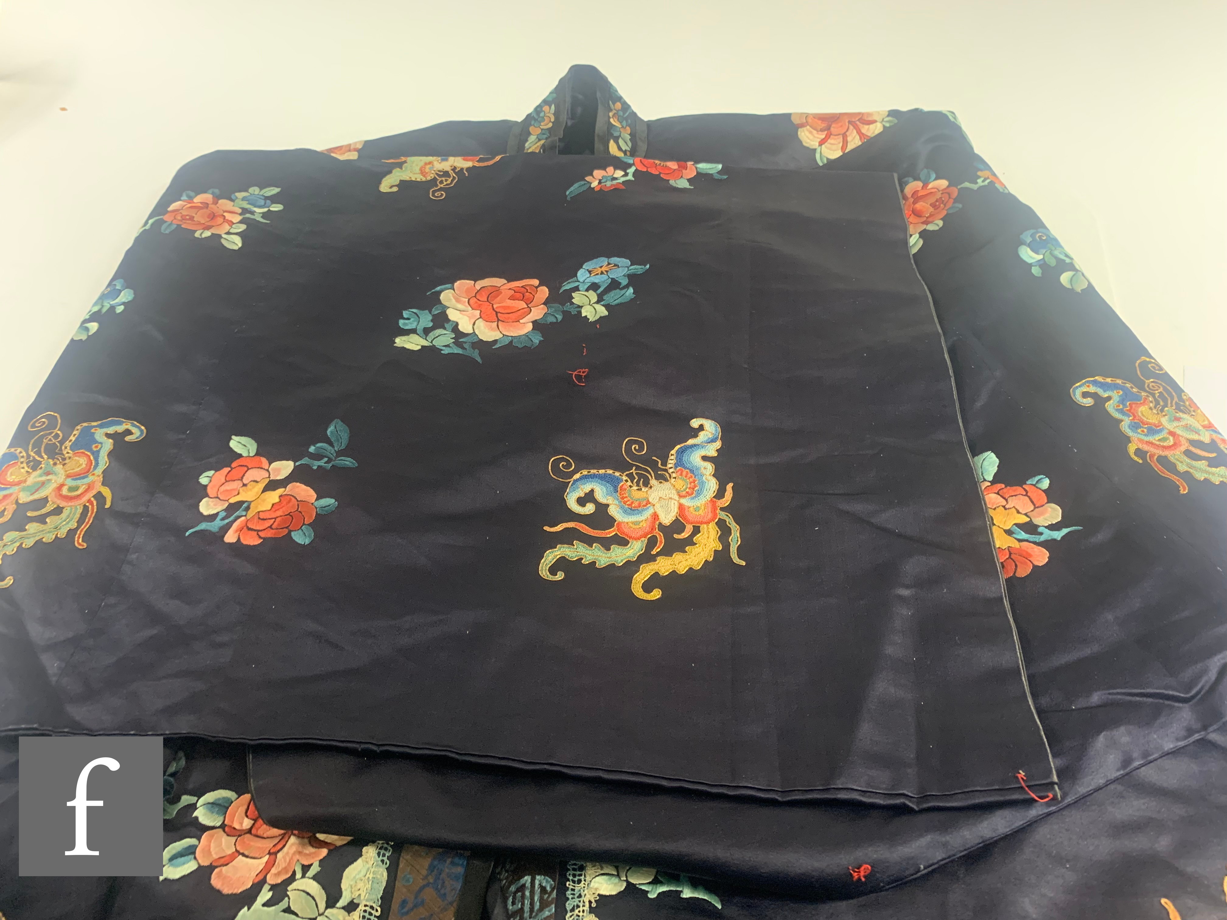 A collection of Chinese early to mid 20th Century textiles, to include an embroidered purse, an - Image 8 of 28