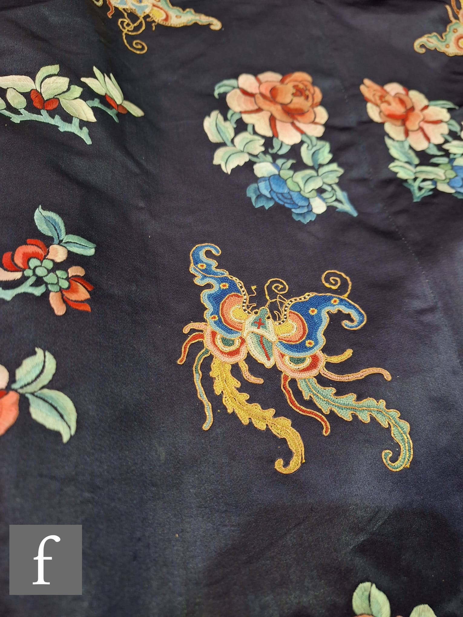 A collection of Chinese early to mid 20th Century textiles, to include an embroidered purse, an - Image 15 of 28