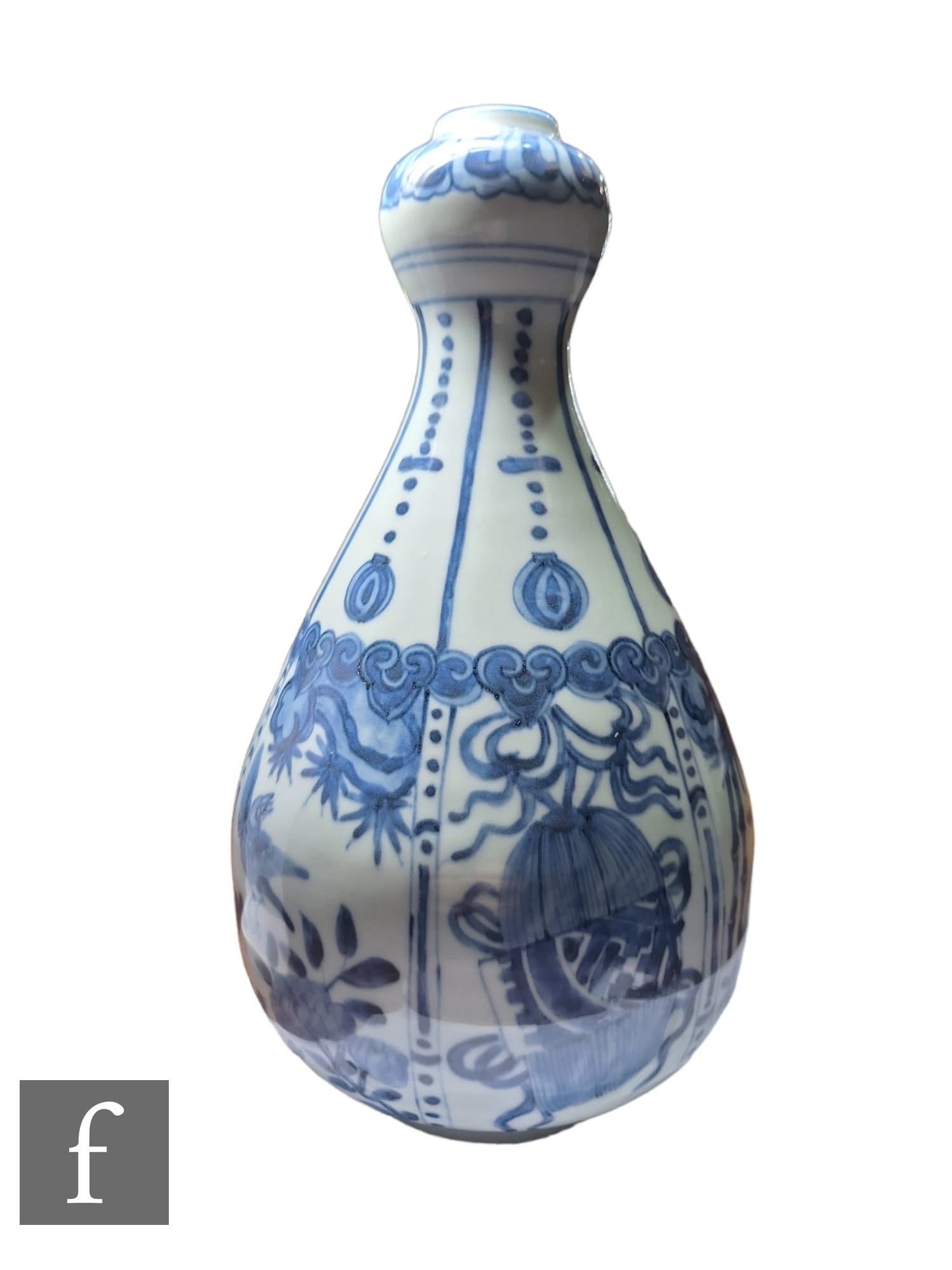 A Chinese Wanli style blue and white garlic head vase, decorated with segmented panel, - Image 5 of 6