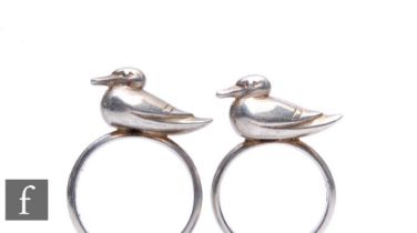 Two hallmarked silver rings each with a study of a duck, ring size P and L, London 1979 and 1978