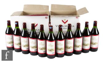 Twenty Two bottles of Fin Bouquet table wine, red. (22)