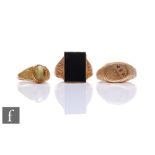 Three 9ct hallmarked stone set rings to include cat's eye and onyx examples, total weight 13.4g,