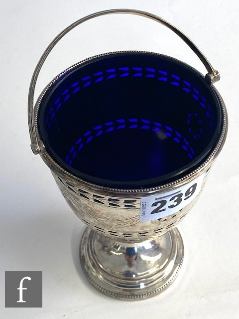 A hallmarked silver pedestal sugar basin with engraved swag and pierced decoration encompassing blue - Image 7 of 7