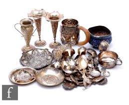 A parcel lot of assorted foreign and continental silver and white metal items to include Chinese