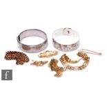 A small parcel lot of assorted 9ct silver items, total weight 20g, with two silver bangles, weight