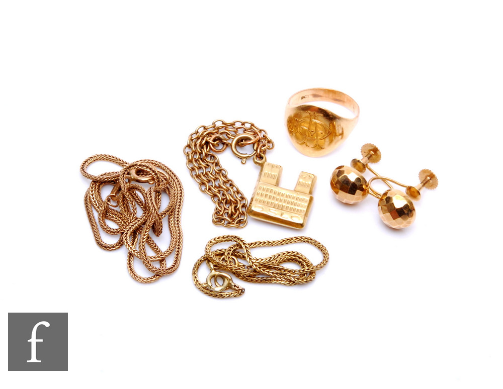 A small parcel lot of assorted 9ct jewellery, a pair of earrings, a signet ring and two chains,