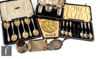 A small parcel lot of assorted hallmarked silver to include flat ware, cruet, ashtray etc, with