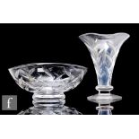 A large 1960s Stuart & Sons clear cut crystal glass bowl of footed circular form with upturned