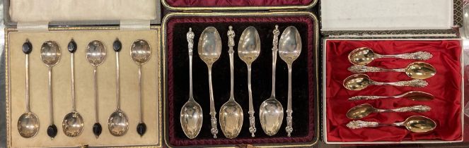 A cased set of 6 silver Coffee Spoons, Sheffield 1922, each with coffee bean finial, together with a