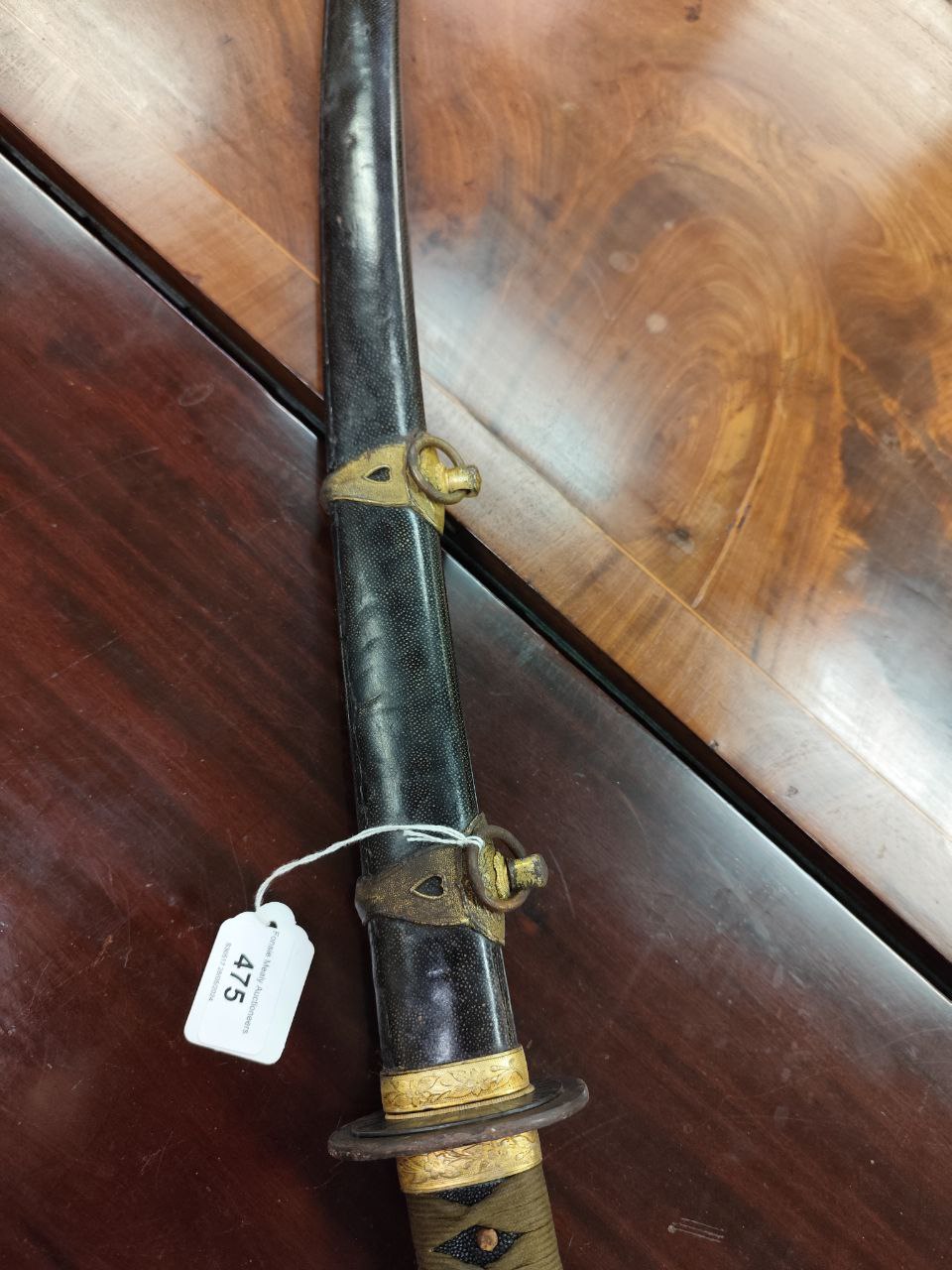 Militaria: A fine quality W.W.2 Japanese 'Katana' Naval Sword,' the handle with fish skin grip - Image 10 of 11