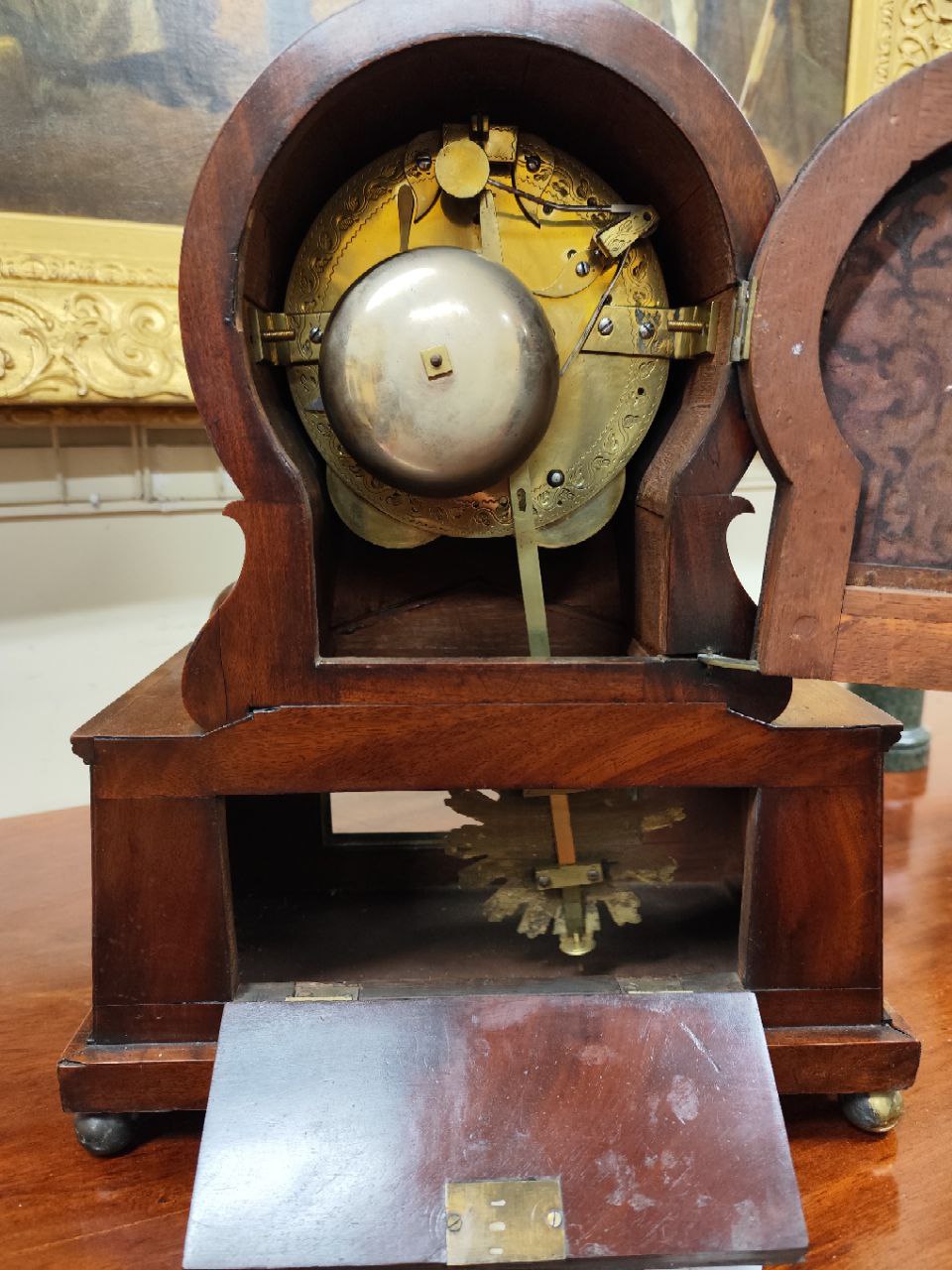 A very fine quality Regency period English Bracket Clock, the circular top with brass flame finial - Bild 6 aus 11