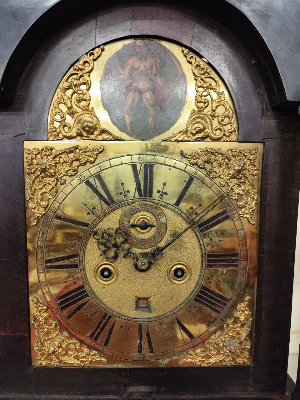 An important early 18th Century Irish mahogany cased Grandfather Clock, of narrow proportions, the - Image 8 of 13