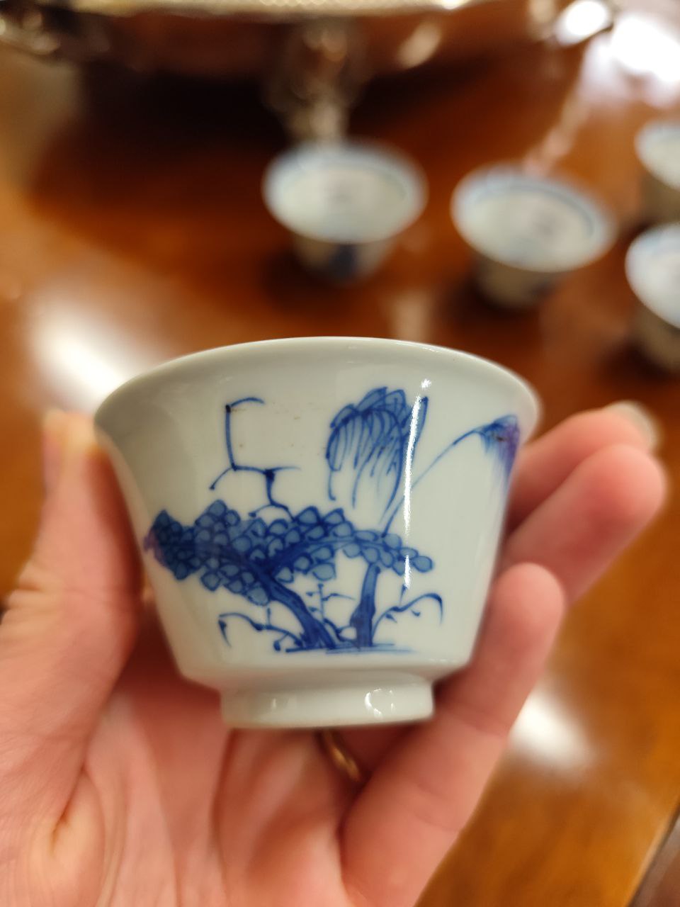 A set of 6 Chinese blue and white Tea Cups, each with landscape medallion interior, the exterior - Image 6 of 6