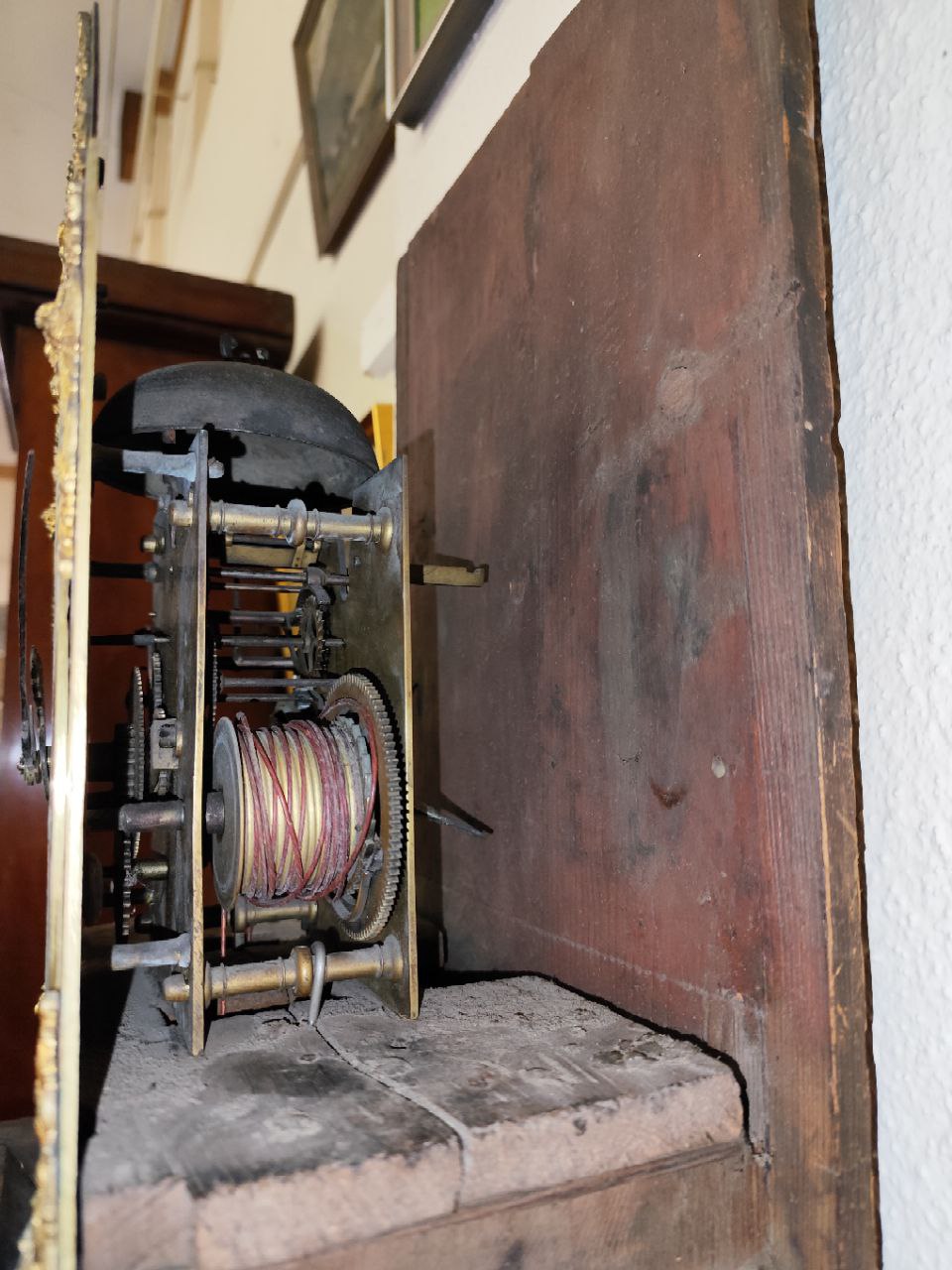 An important early 18th Century Irish mahogany cased Grandfather Clock, of narrow proportions, the - Image 11 of 13