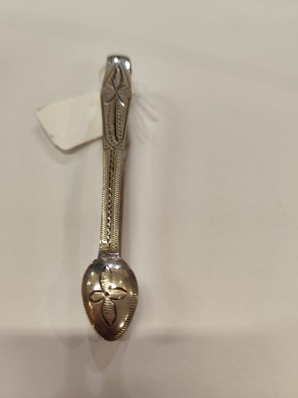 An early Irish Georgian silver Sugar Tongs, of bright cut design, by Robert Forbes, Dublin c. - Image 3 of 10