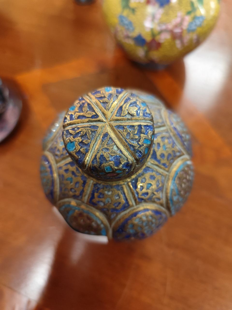 A collection of cloisonne Ware, comprising a tubular yellow ground floral decorated Vase, a - Image 21 of 25