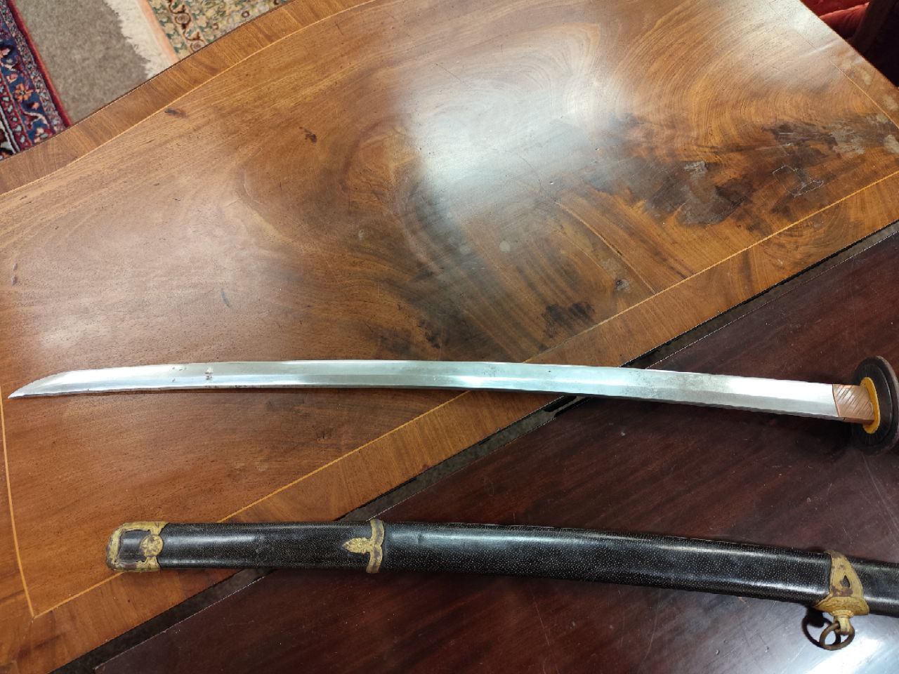 Militaria: A fine quality W.W.2 Japanese 'Katana' Naval Sword,' the handle with fish skin grip - Image 3 of 11