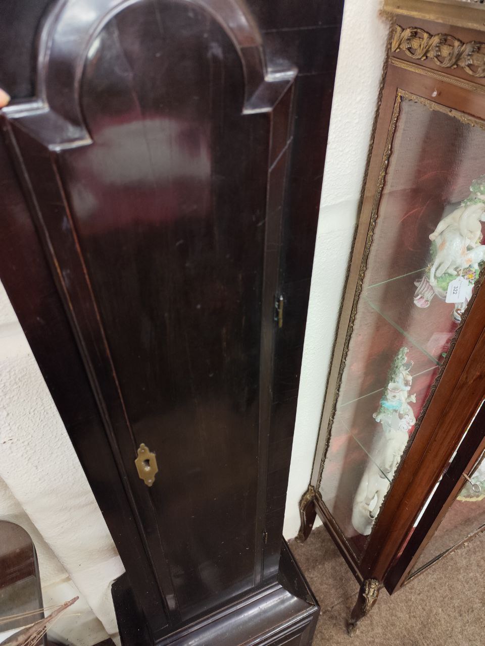 An important early 18th Century Irish mahogany cased Grandfather Clock, of narrow proportions, the - Bild 5 aus 13