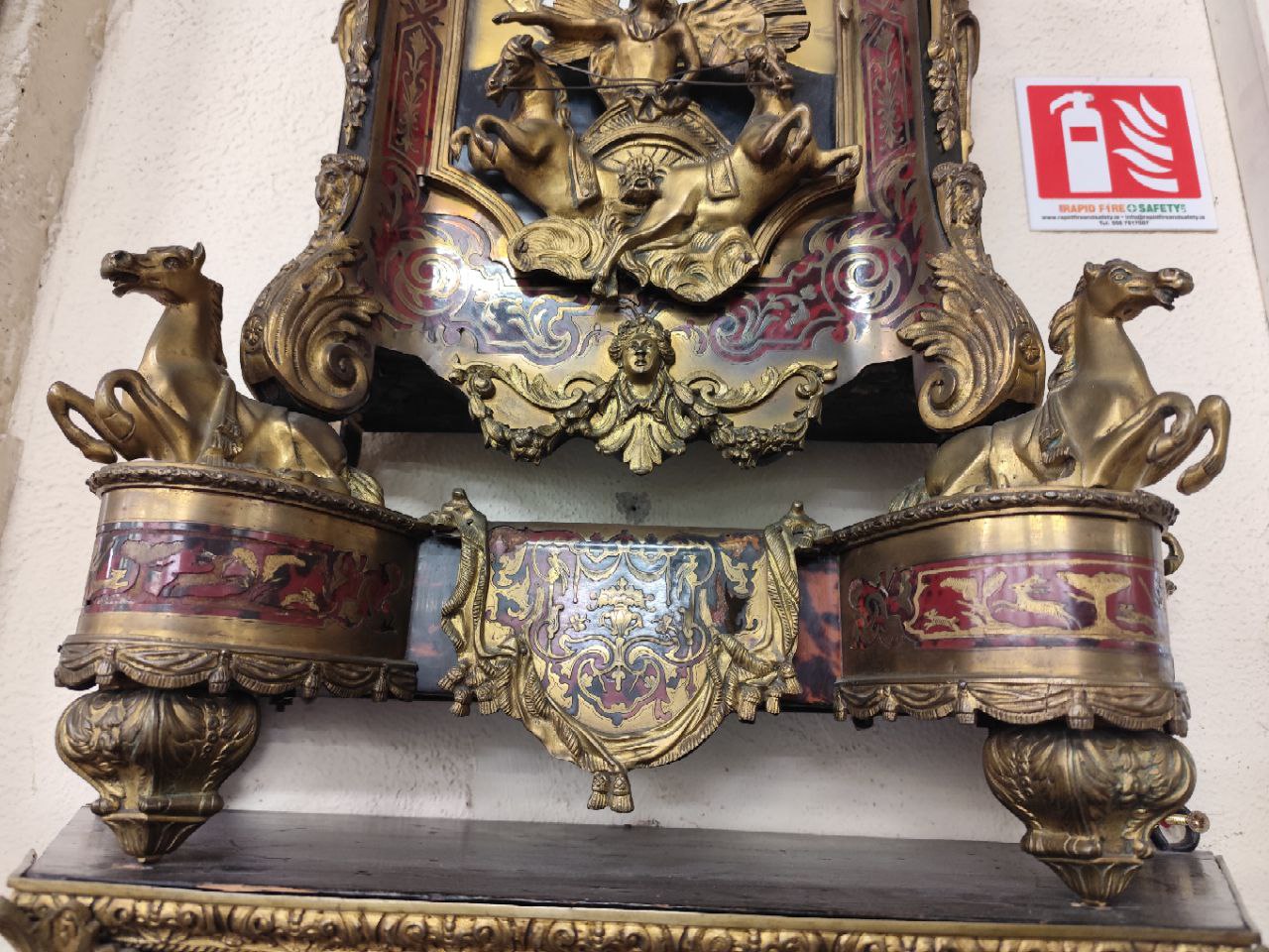 A fine quality 19th Century Louis XVI style French Boulle Bracket Clock, the top surmounted with a - Image 6 of 8