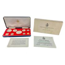 Coins: A cased Proof Set of 9 Coins minted at the Franklin Mint for the Commonwealth of the Bahama