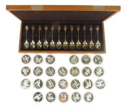 Commemorative Coins: [Franklin Mint] Robert's Birds, a collection of 25 (ex. 50) solid silver Coins,