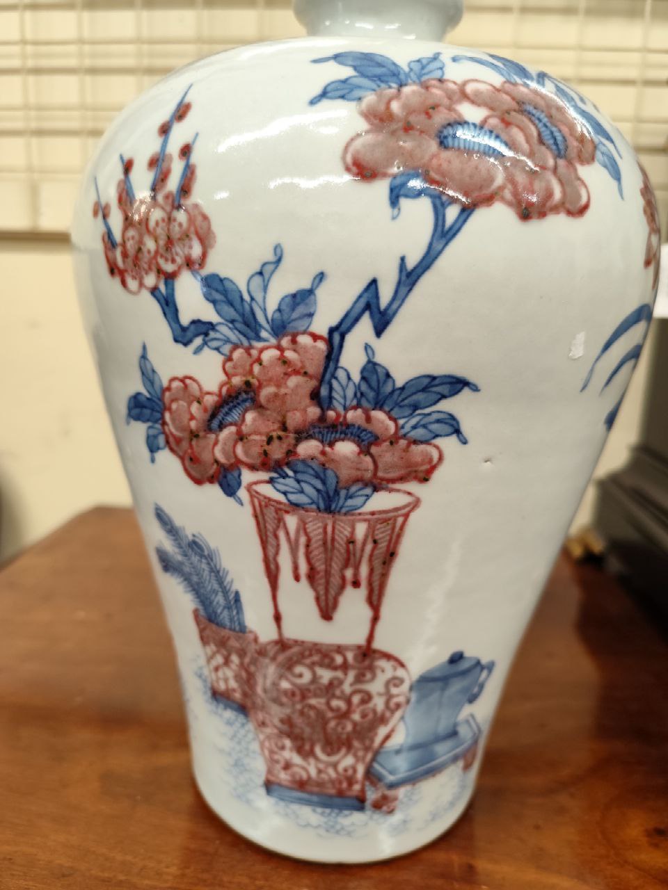 An attractive tall Chinese blue and white Vase, decorated with iron red 'Meiping' vase and - Image 5 of 9