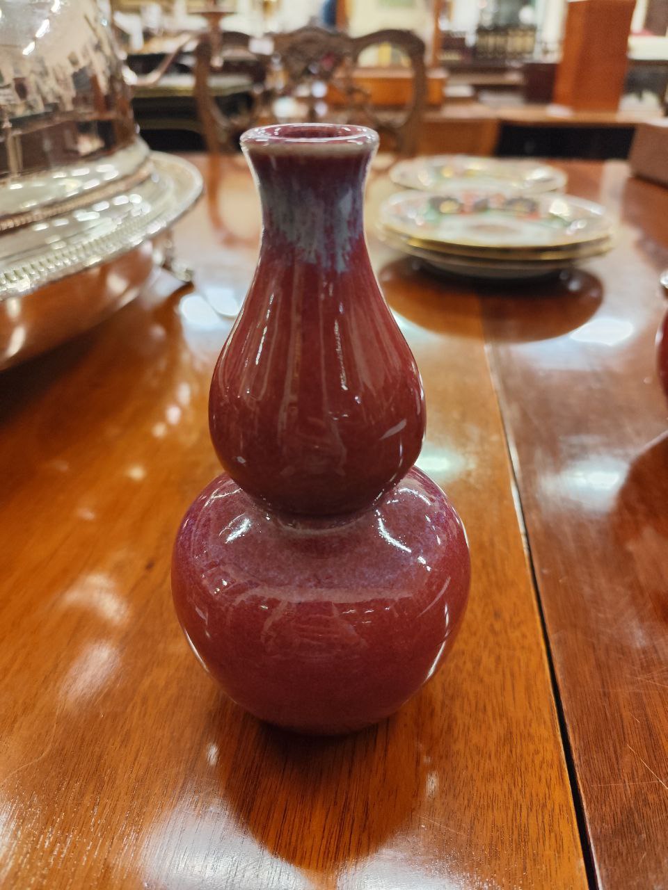 An attractive Chinese double gourd red 'flambé' design Vase, approx. 20cms (8"), together with a - Bild 7 aus 10