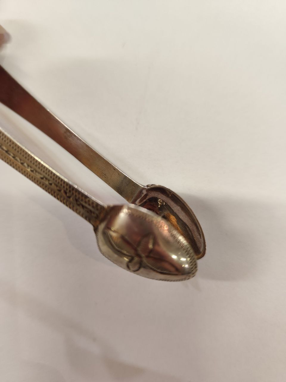 An early Irish Georgian silver Sugar Tongs, of bright cut design, by Robert Forbes, Dublin c. - Image 7 of 10