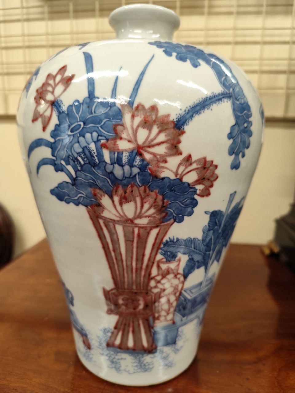 An attractive tall Chinese blue and white Vase, decorated with iron red 'Meiping' vase and - Image 6 of 9