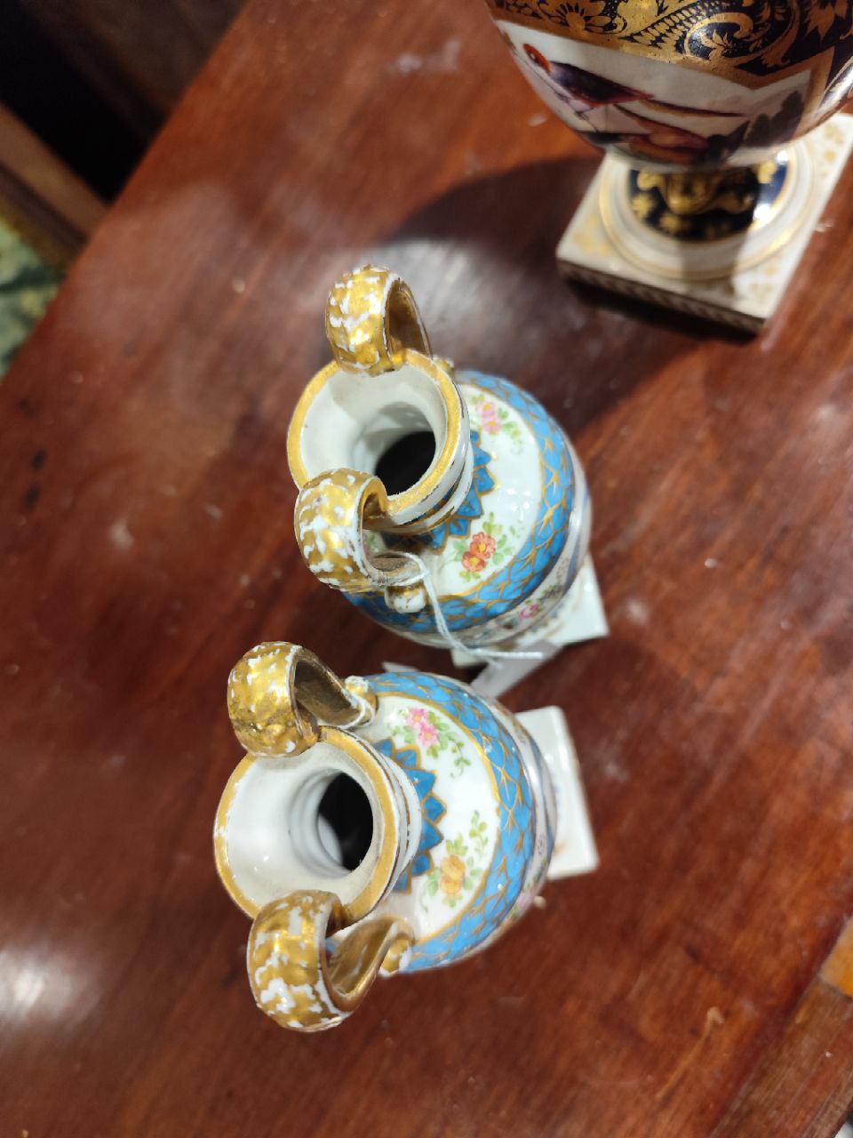 A pair of attractive 19th Century Meissen porcelain two handled hand painted and gilt highlighted - Bild 11 aus 11