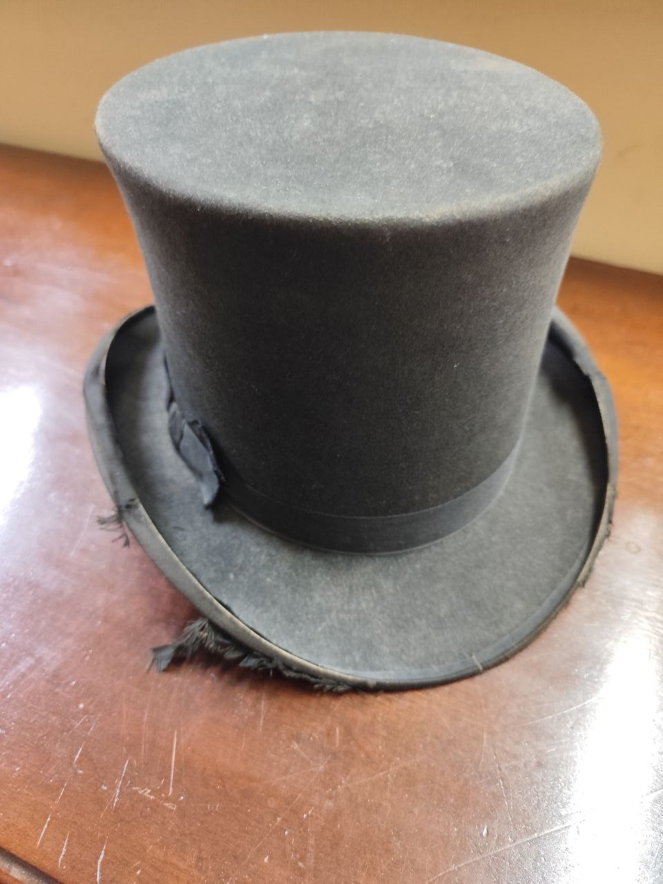 An old black Top Hat, in leather case, distributed by Walsh & Fielding, Broad St., Waterford; - Image 9 of 23