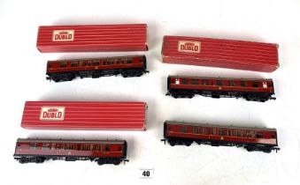 4 Hornby coaches