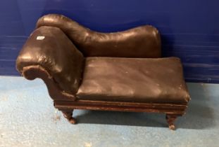 Miniature chaise longue