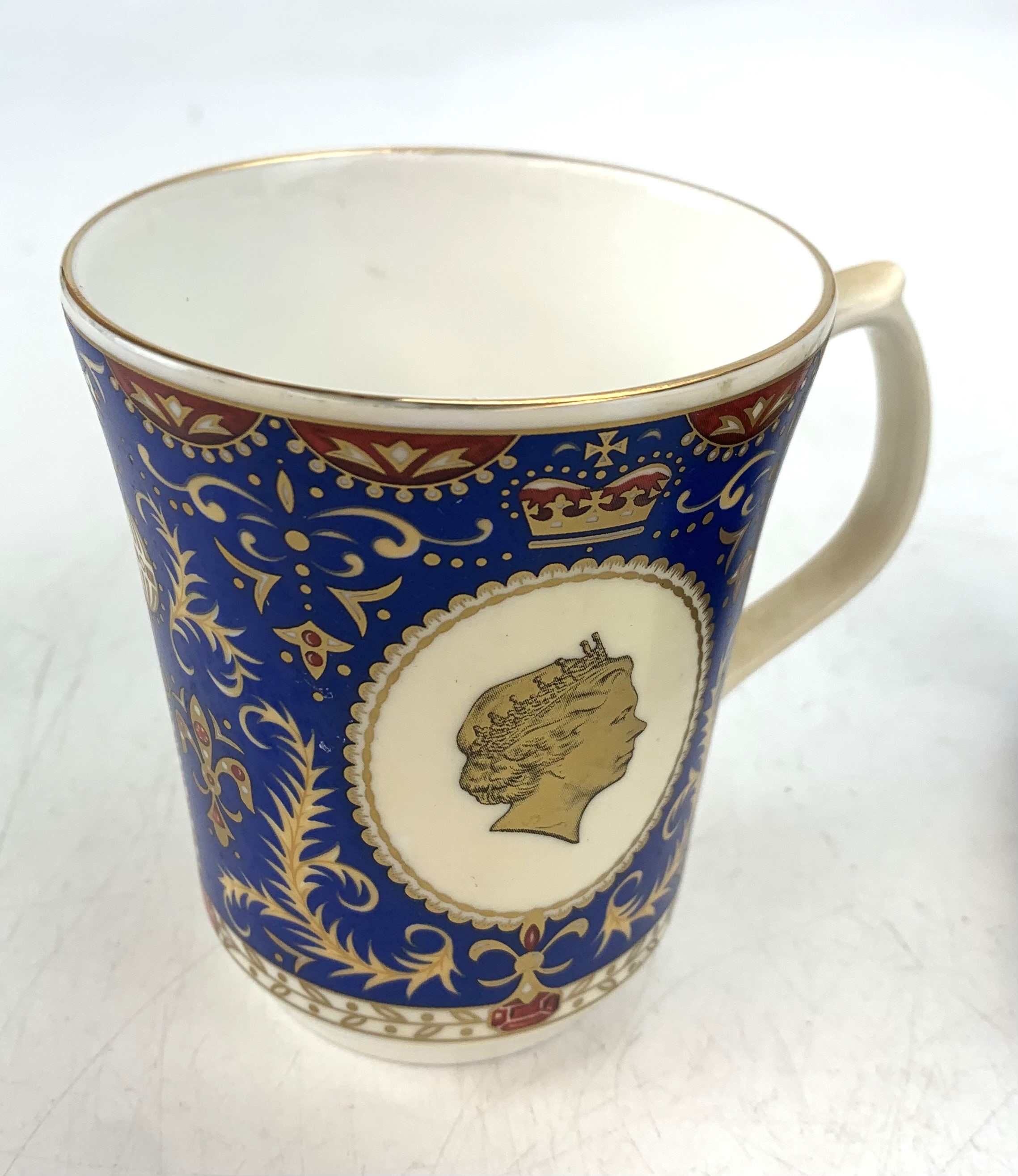 Gold plated crown & Royalty mug - Image 2 of 8