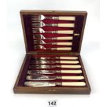 Cased fish cutlery