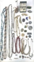 Assorted dress jewellery