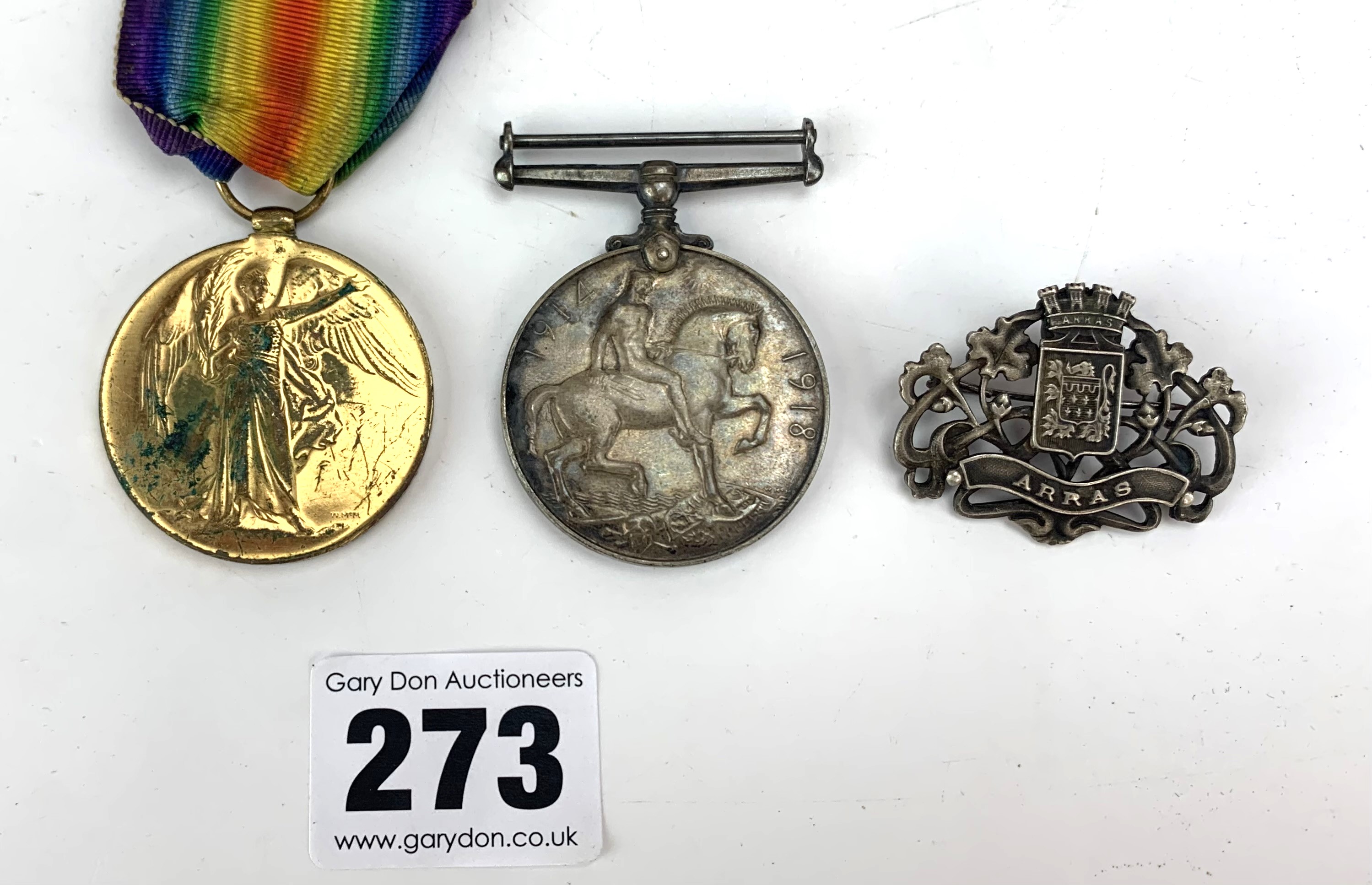 2 WW1 medals and cap badge - Image 2 of 9