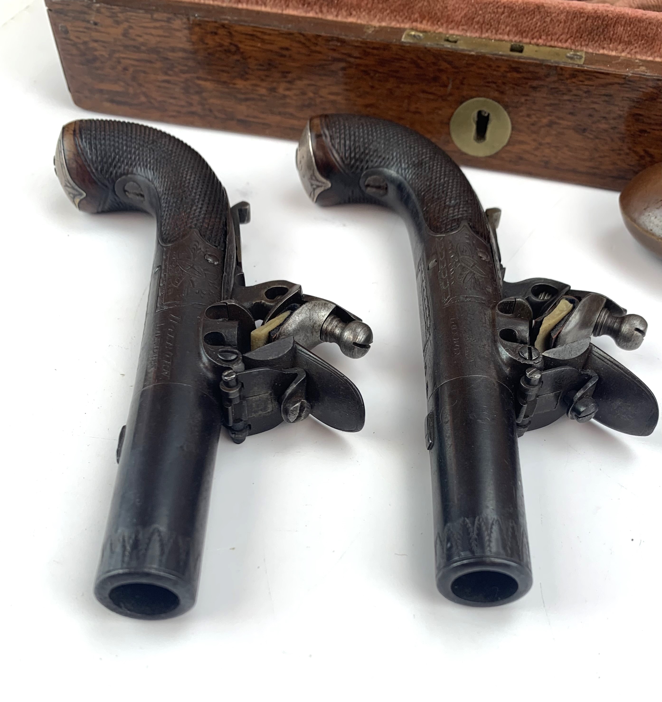 Pair of antique flintlock pocket pistols - Image 8 of 10