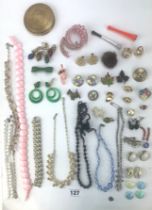 Assorted dress jewellery