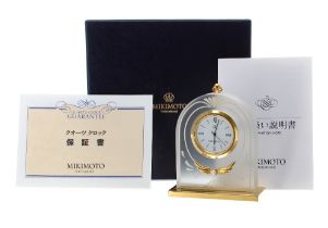 Mikimoto International desk/boudoir clock, the quartz movement in a translucent arched case with