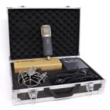 SE Electronics Z5600A valve microphone, with PSU, shock mount and cable within original flight