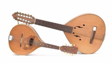 Contemporary mandola, unlabelled, with satinwood back and sides, spruce table and an open peg box;