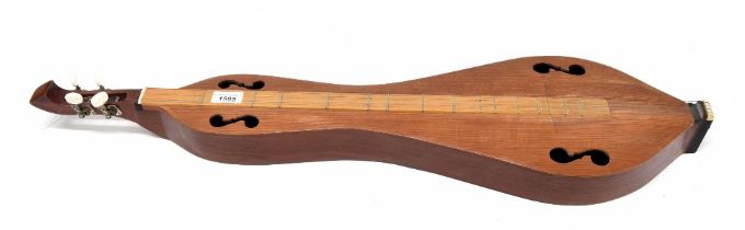 Modern Appalachian dulcimer labelled Stefan Sobell Musical Instruments, 34" long