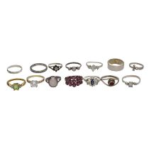 Collection of fourteen assorted silver rings (14)