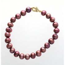 Pretty pink/purple cultured pearl bracelet, with a gold plated lobster claw clasp, 13.5gm, 7" long