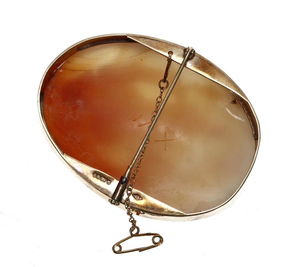 Good large oval cameo shell brooch, depicting George and the Dragon in a 9ct yellow gold mount, with - Image 2 of 2