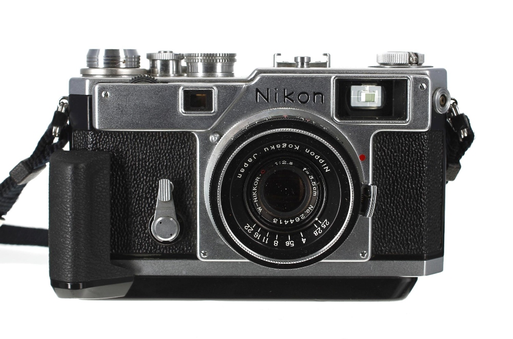 Nikon S3 rangefinder camera, no. 6304939, Nippon Kogaku Tokyo, with W-Nikkor.C  1:2.5 f=3.5cm Nippon - Image 2 of 3