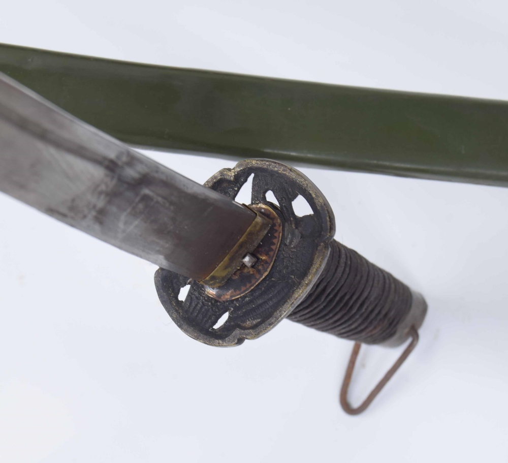 Japanese Katana, the 25" blade with a Mokko Gata shape tsuba and a metal Saya/scabbard - Image 3 of 3
