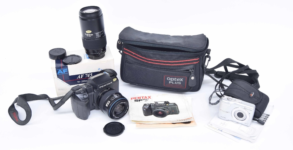 Pentax SF7 35mm SLR camera, no.4409690, with carry case and instruction booklet; with Tokina AF 35-