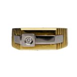 18ct yellow and white gold retro style ring set with a single diamond, round brilliant-cut, 0.10ct